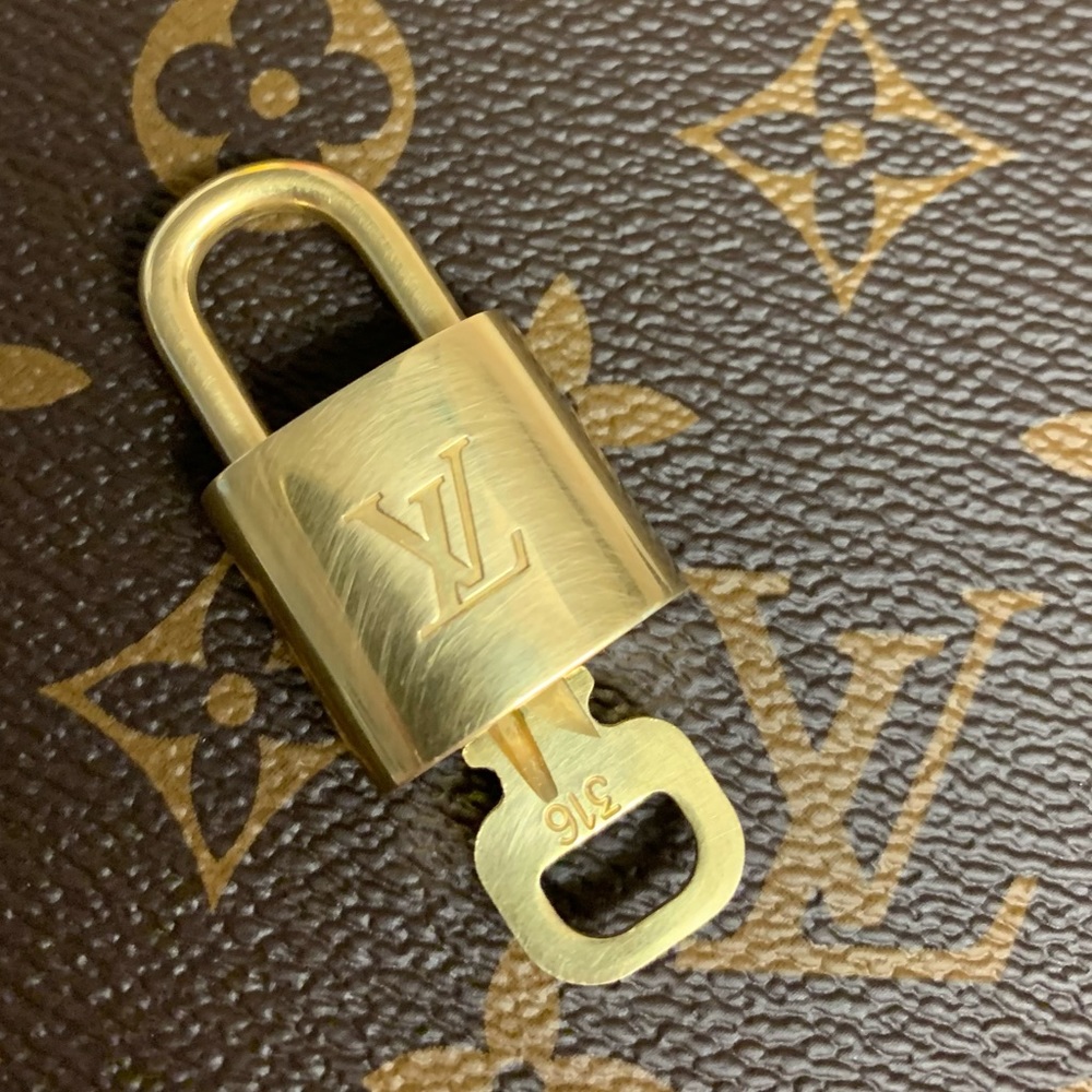 AUTHENTIC LV #316 LOCK & KEY (set 1)
